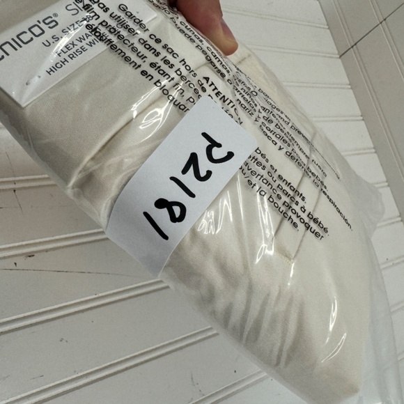 NWT Chico's Flex WB Fly Front Cotton Sateen Crop US 18 - Picture 9 of 9